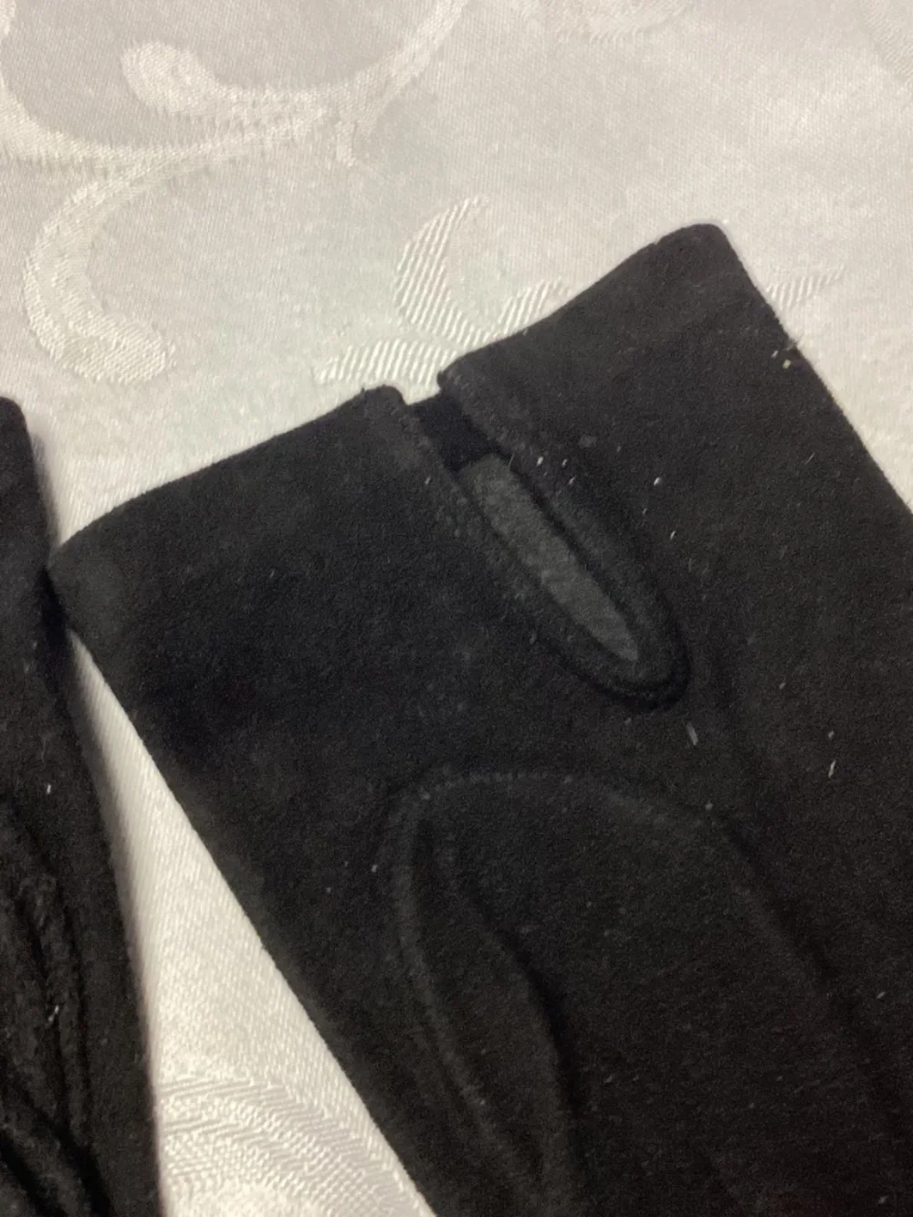 LADIES VINTAGE GLOVES SUEDE SOFT FEEL. BLACK
